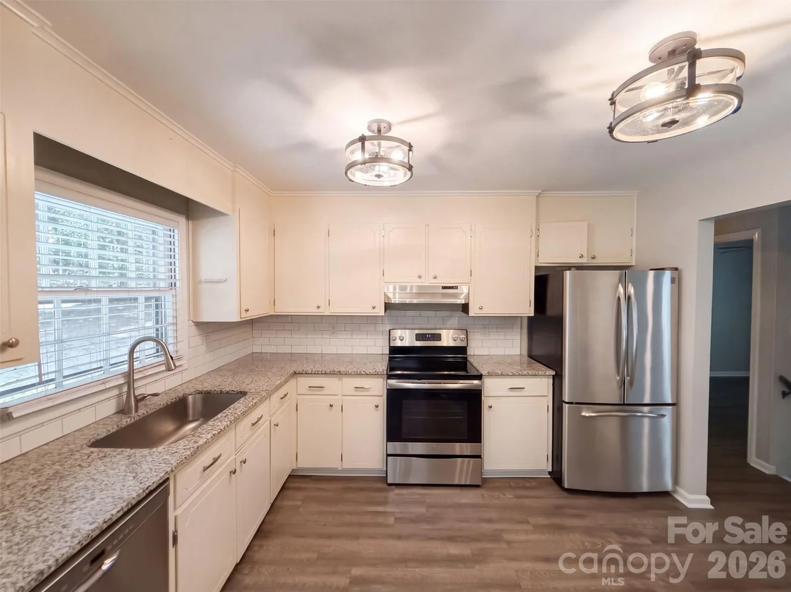 Photo of 1120 Emerald Drive