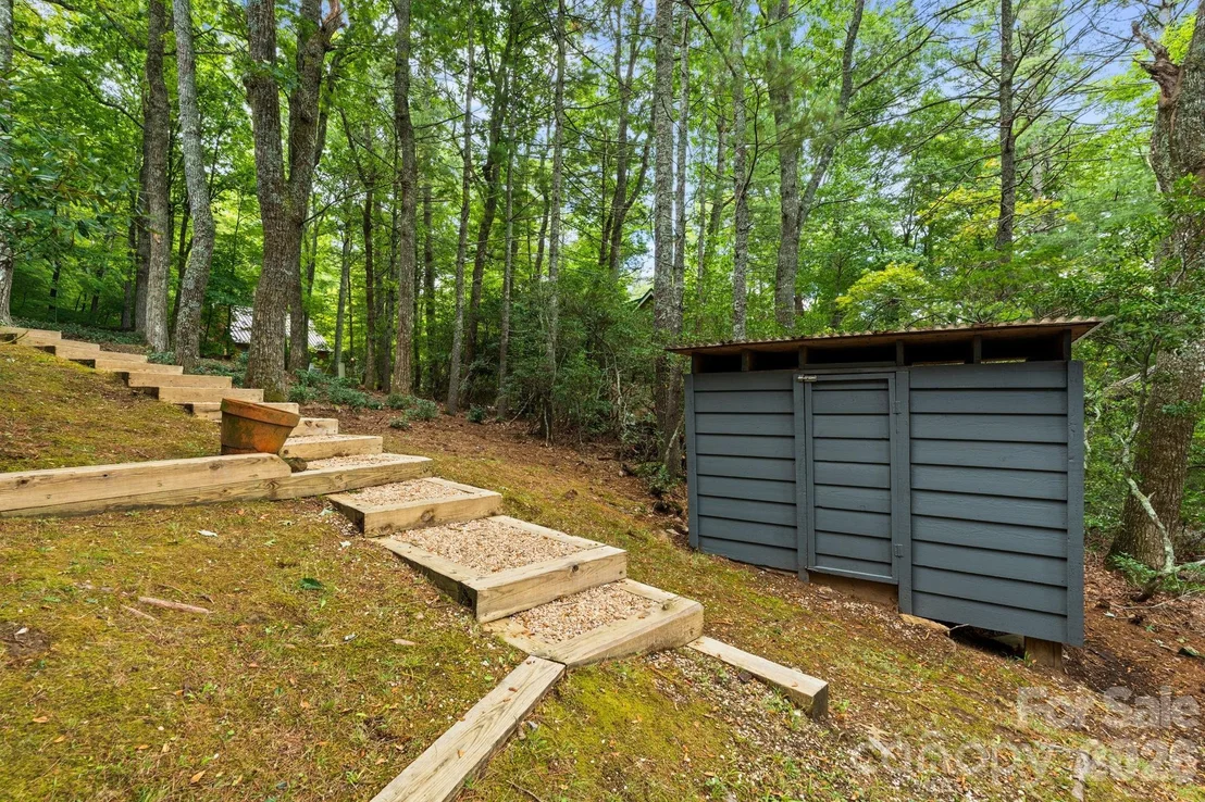 Photo of 383 Bear Ridge Trail