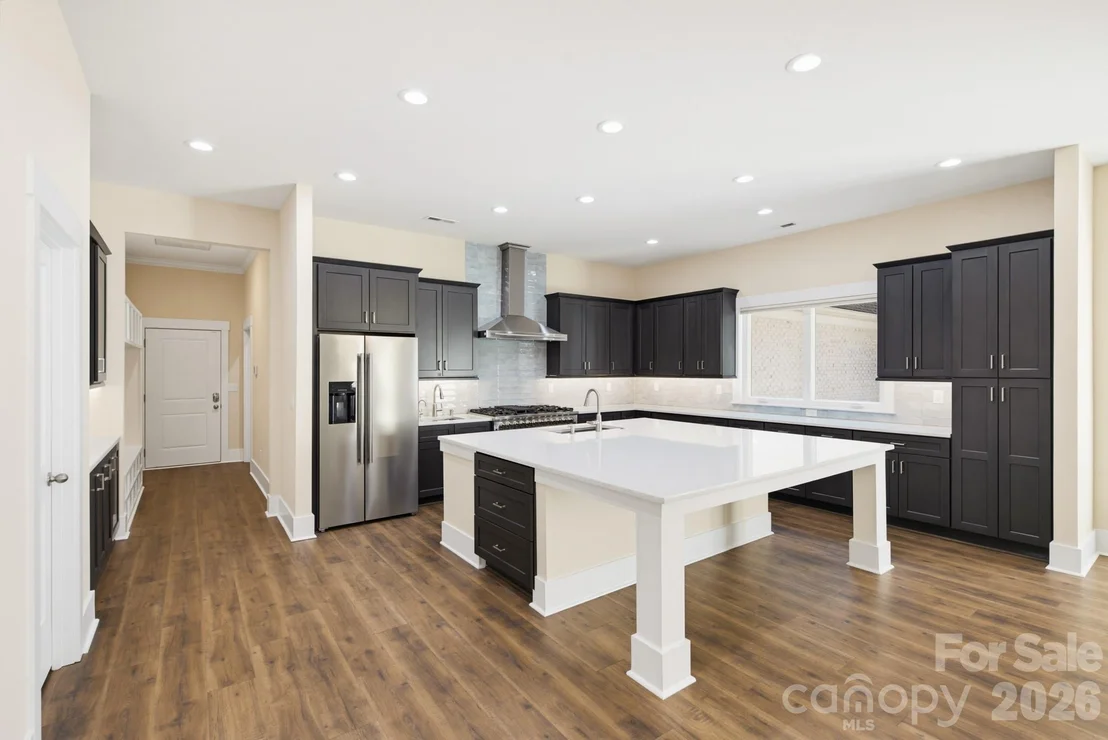 Photo of 2507 Forest Lawn Drive