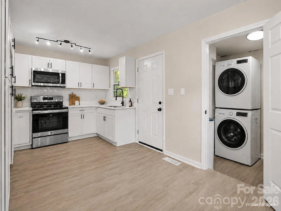 Photo of 432 Springhill Drive