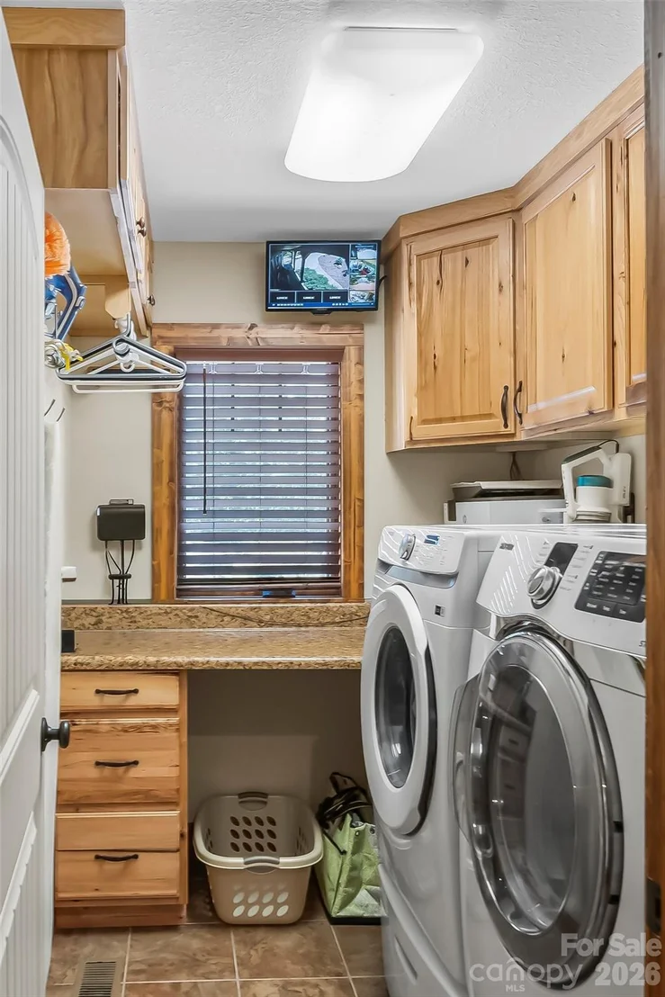 Photo of 590 Larkhaven Drive