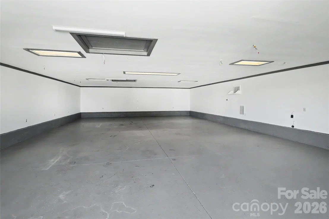 Photo of 3121 Lakeside Circle