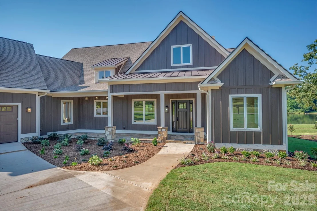 Photo of 978 Mapleton Lane