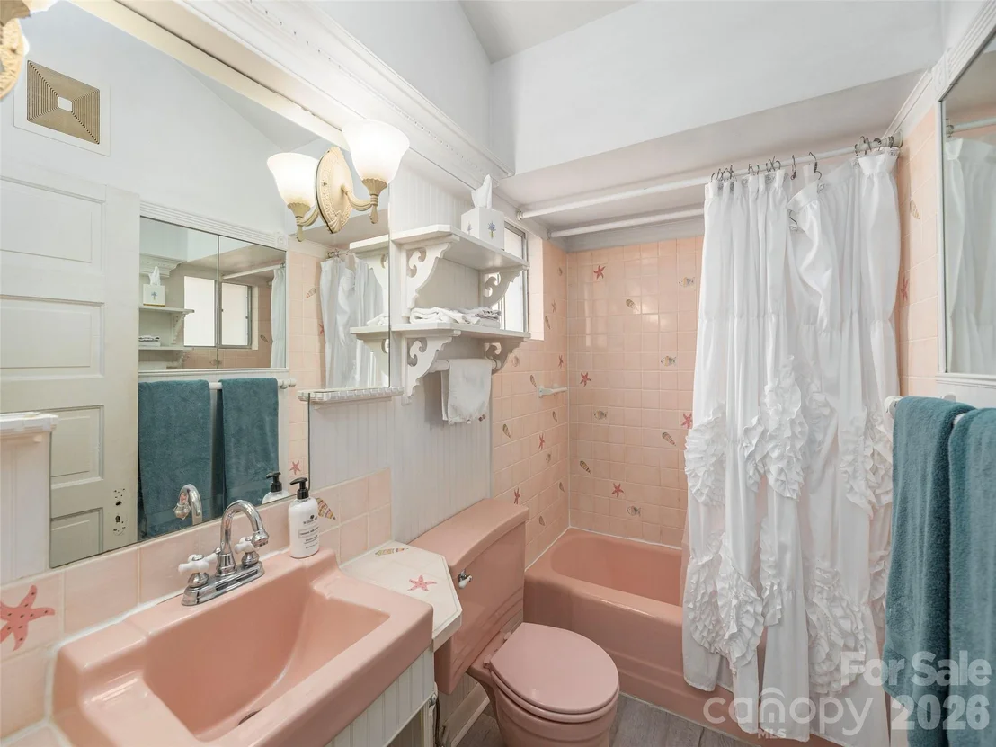 Photo of 897 Dark Ridge Road