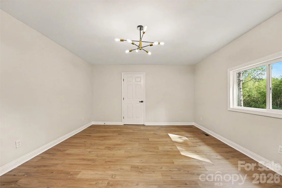 Photo of 1902 19th Avenue NE
