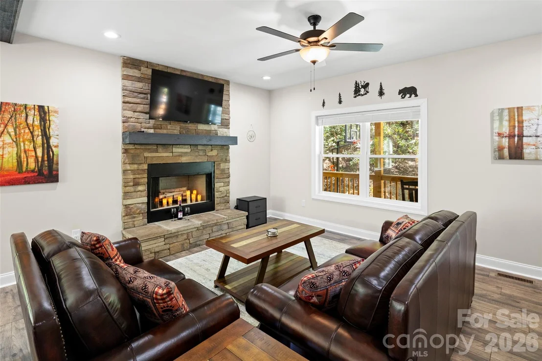 Photo of 233 Arcadia Falls Way