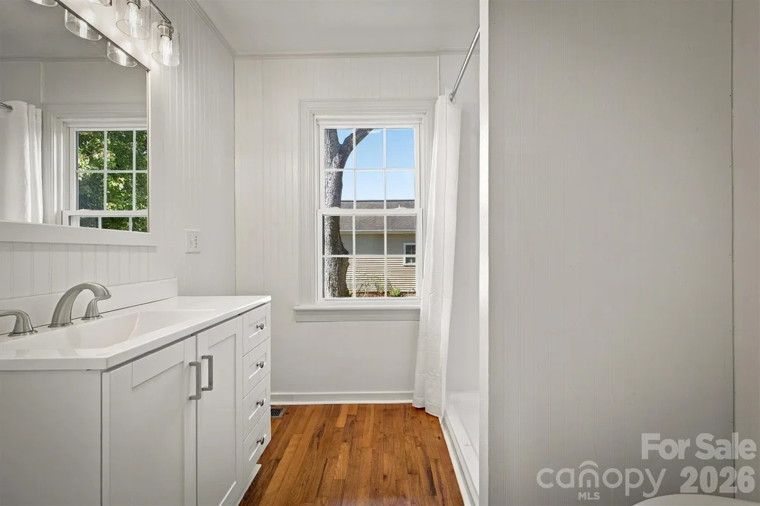 Photo of 2941 Highland Drive