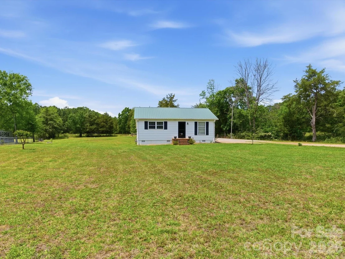 Photo of 3044 Sims Road
