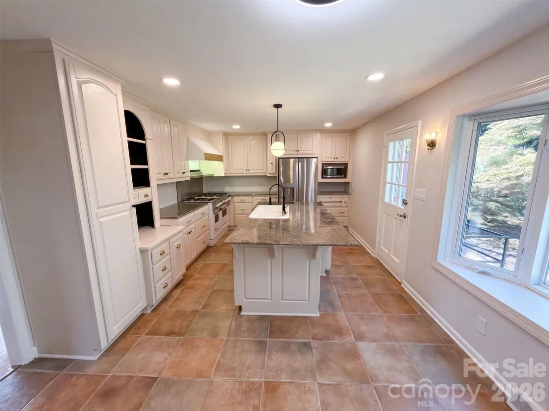 Photo of 1030 Mclaughlin Drive