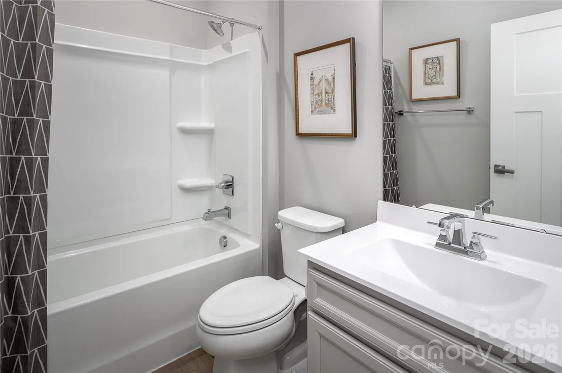 Photo of 925 Heathway Drive
