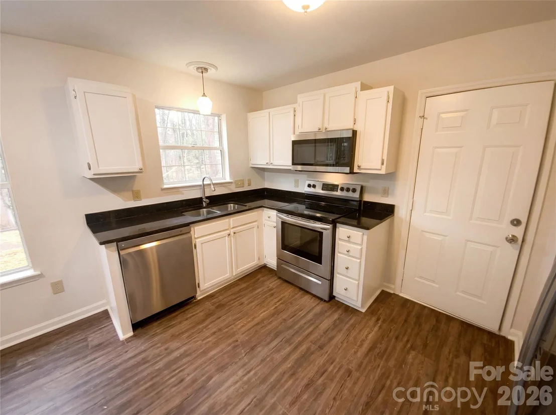 Photo of 5719 Rocbridge Lane