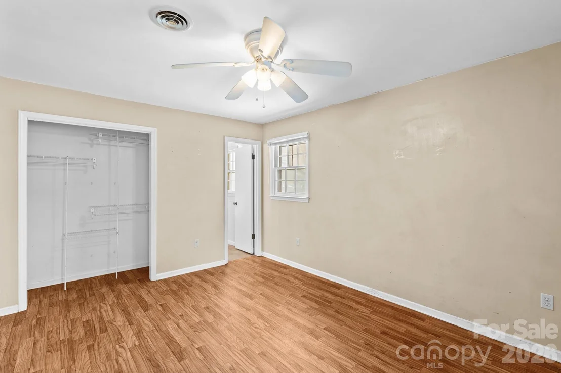 Photo of 535 Log Barn Road