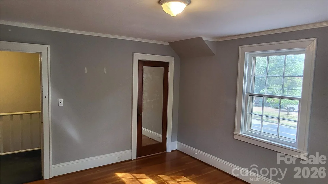 Photo of 504 Chesterfield Avenue