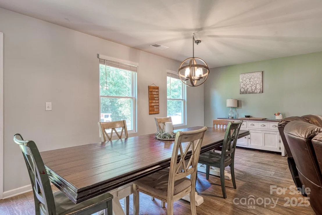 Photo of 1281 Twin Bridge Road