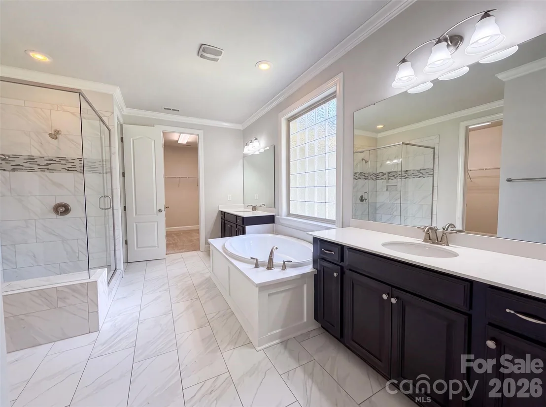 Photo of 147 Monteray Oaks Circle