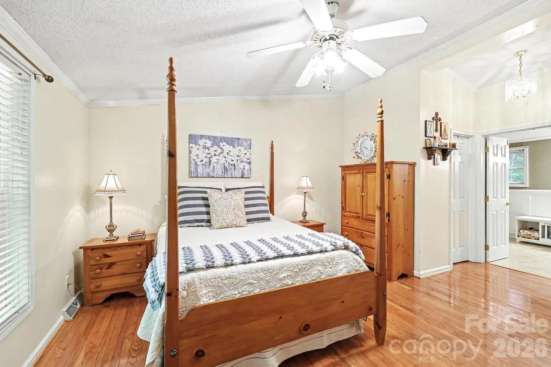 Photo of 10112 Idlewild Road