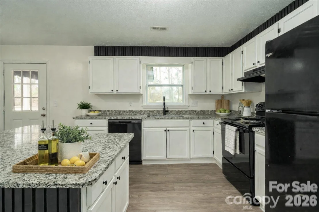 Photo of 3115 Crestview Drive