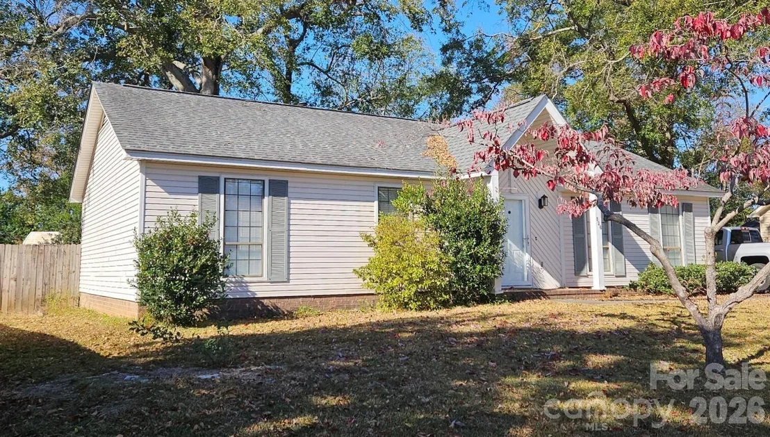 Photo of 526 Hillcrest Drive