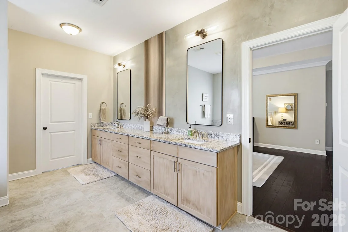 Photo of 3083 Twin Lakes Drive