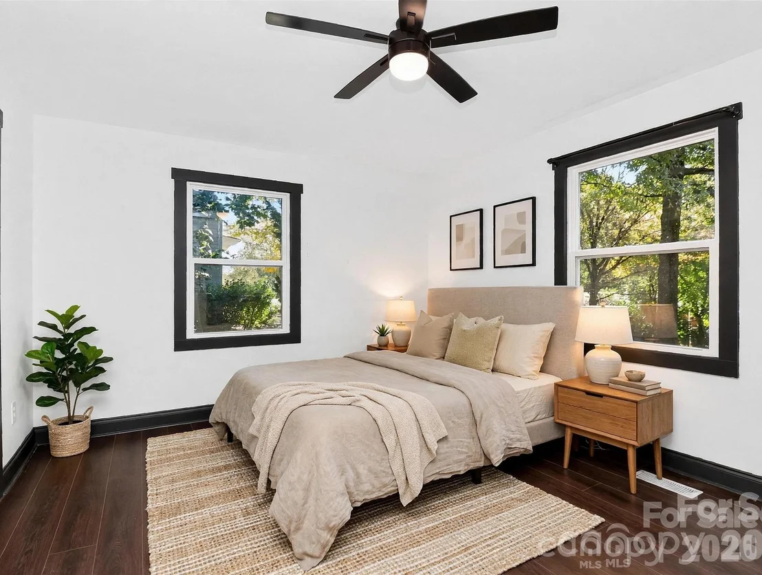 Photo of 2736 Royston Road