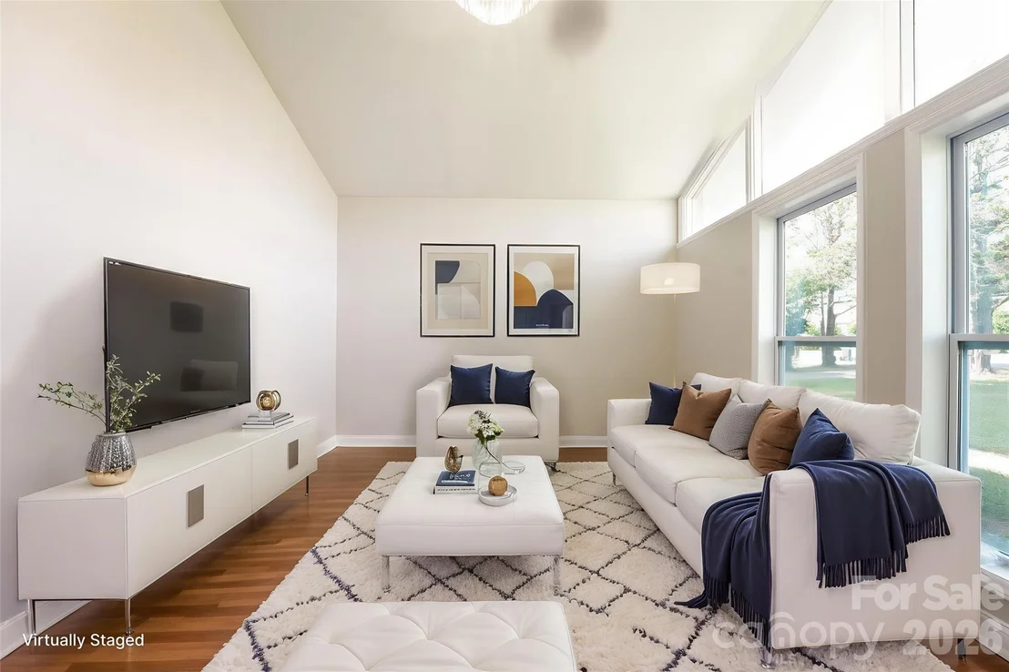Photo of 1902 19th Avenue NE