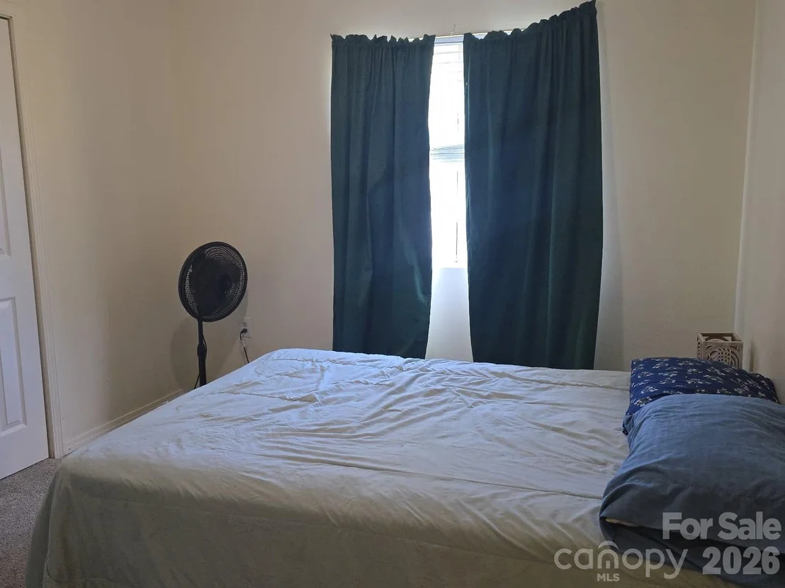 Photo of 1097 Stadium Road