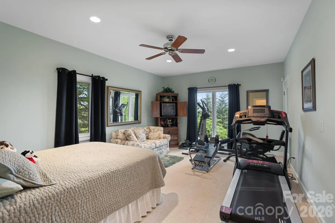 Photo of 209 Pineholt Lane