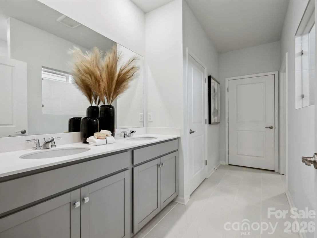 Photo of 5062 Puddle Pond Road