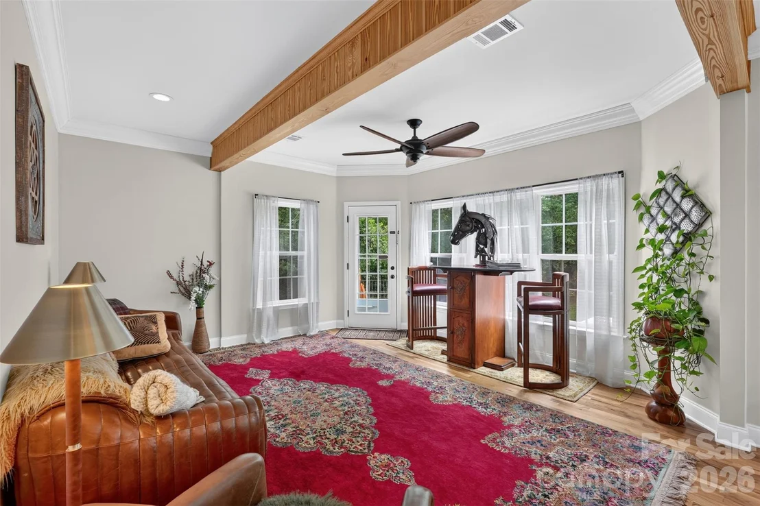 Photo of 1377 Pine Road