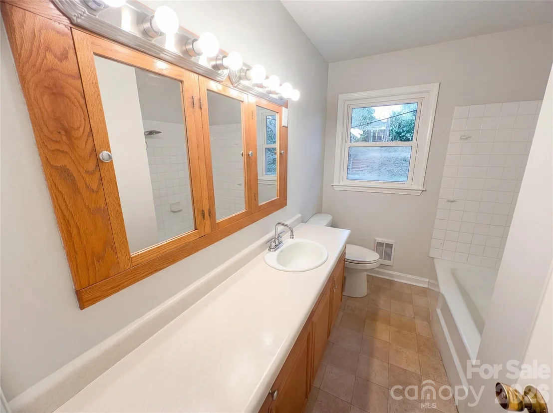 Photo of 310 Mitchell Street
