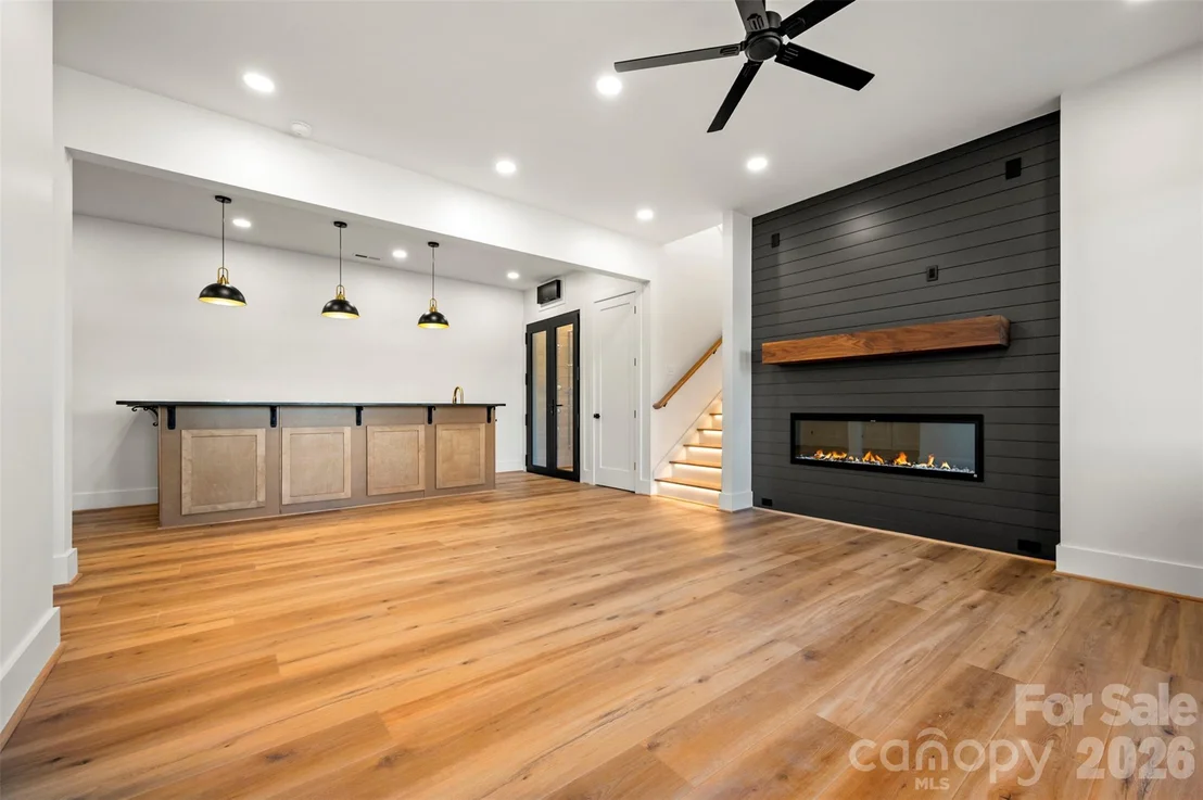 Photo of 438 Mapleton Lane