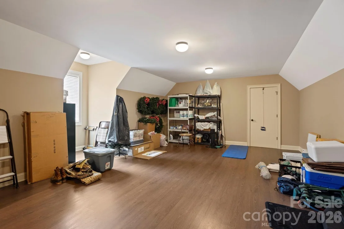 Photo of 390 Shipman Parkway