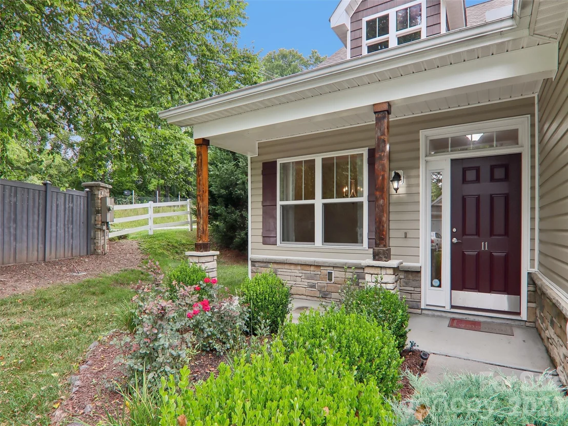Photo of 11 Eagle Pointe Way