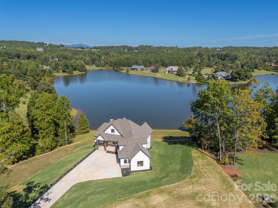 Photo of 438 Mapleton Lane