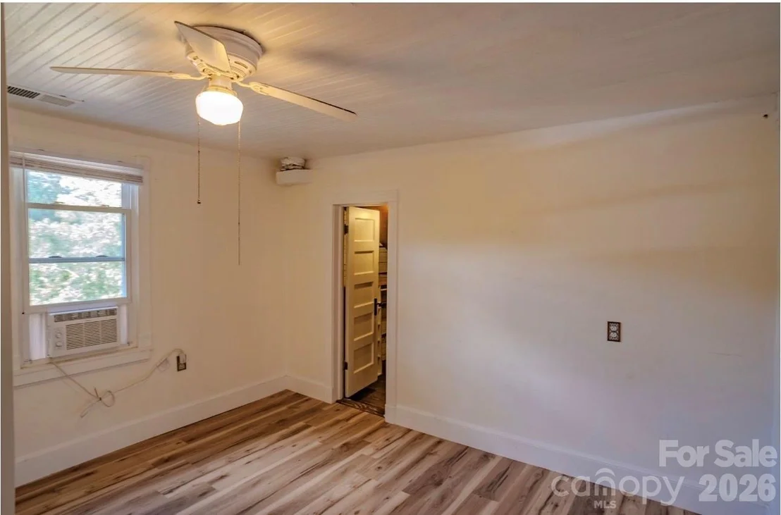 Photo of 401 8th Street
