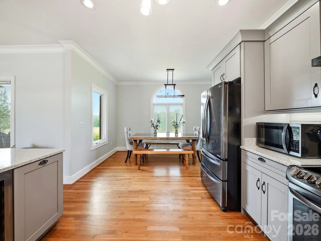 Photo of 2950 Pearidge Road
