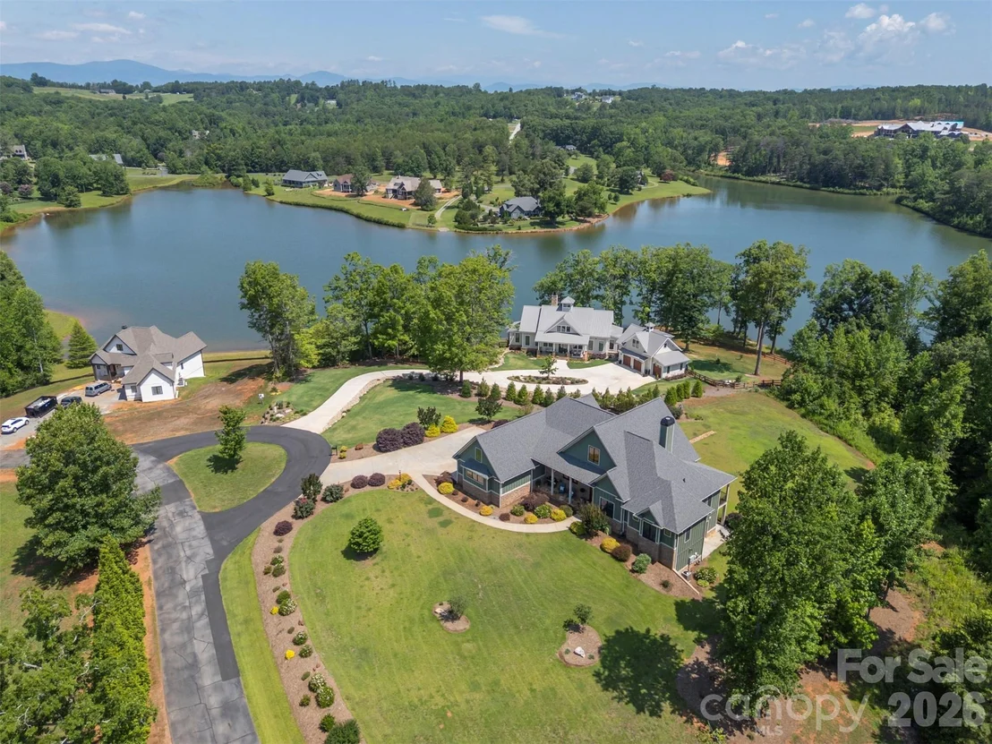 Photo of 398 Mapleton Lane