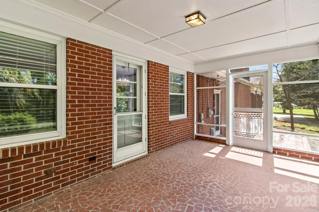 Photo of 875 Bonanza Drive