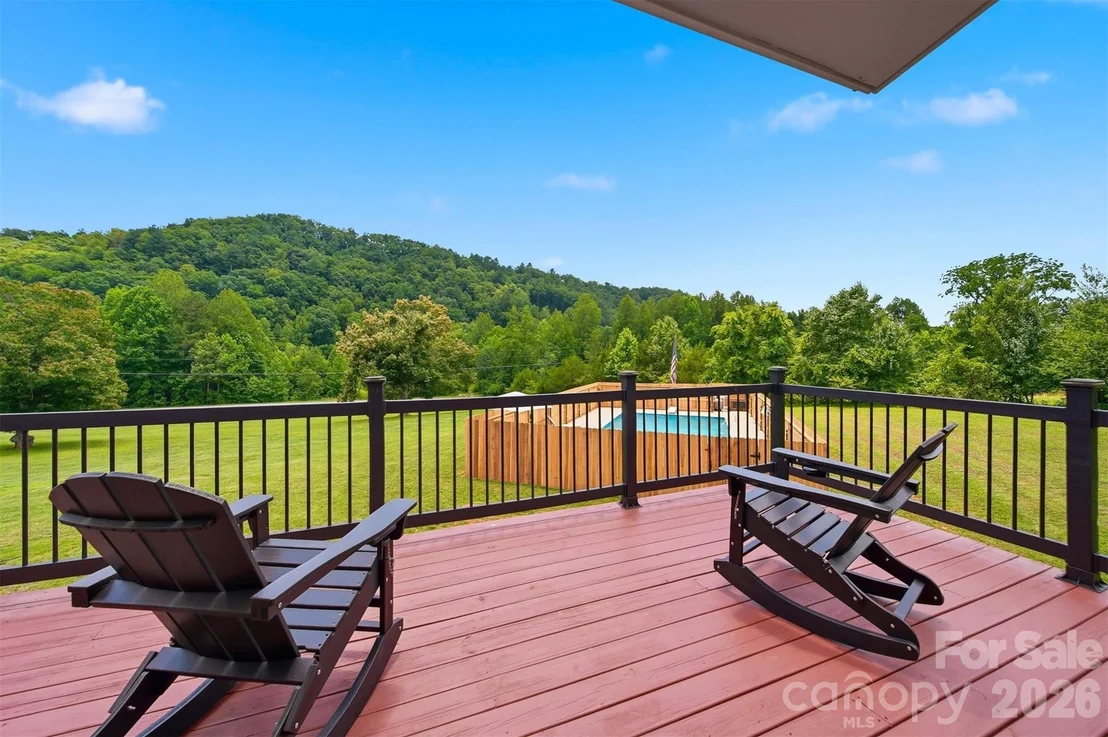 Photo of 2411 Robertson Lane