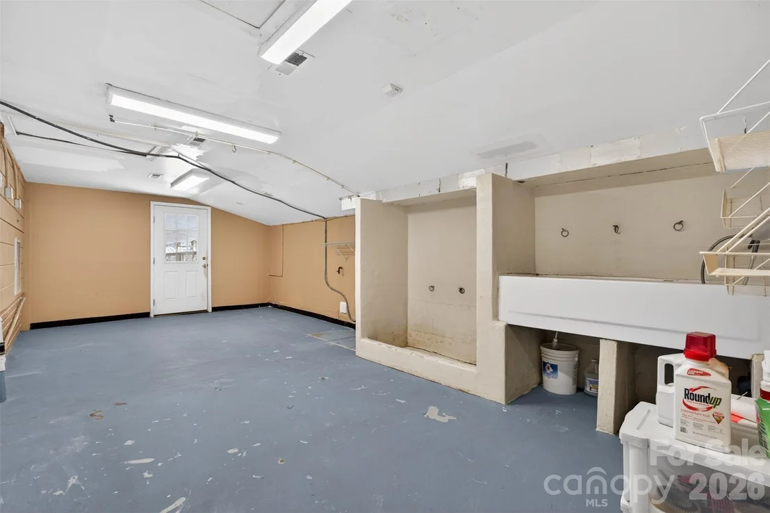 Photo of 341 Ridings Road