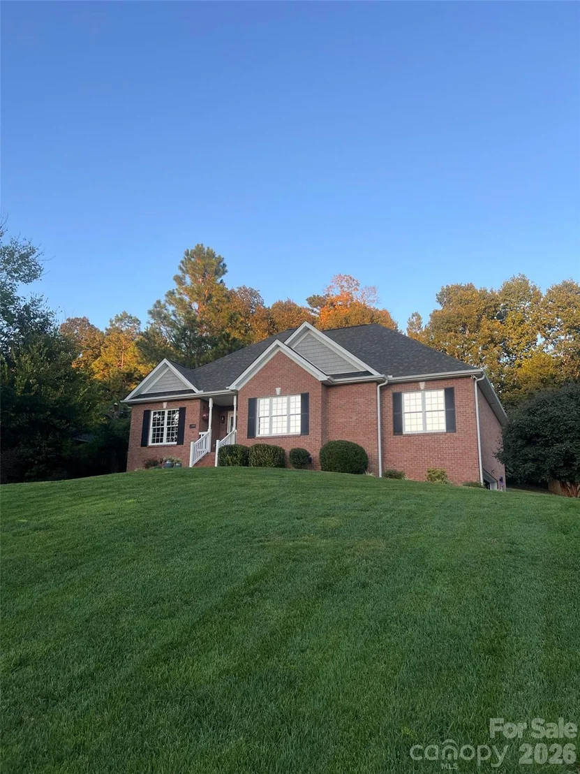 Photo of 1463 Brookstone Drive