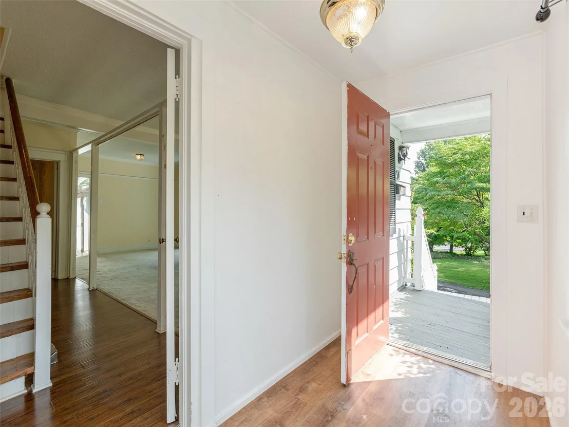 Photo of 34 Lockhart Road