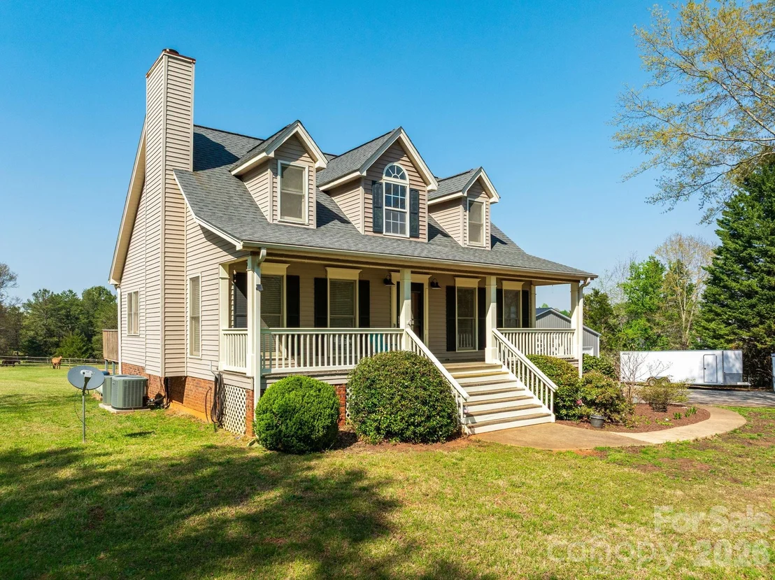 Photo of 1570 Roddy Road