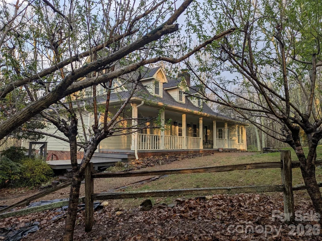 Photo of 675 Fox Run Lane