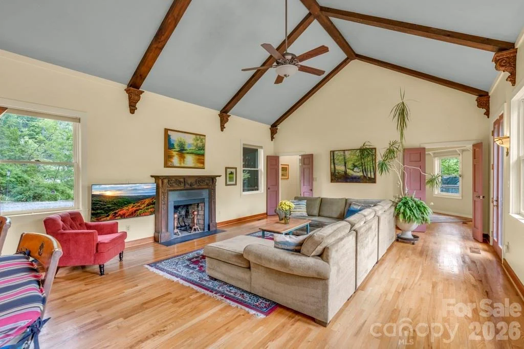 Photo of 1590 Shulls Mill Road