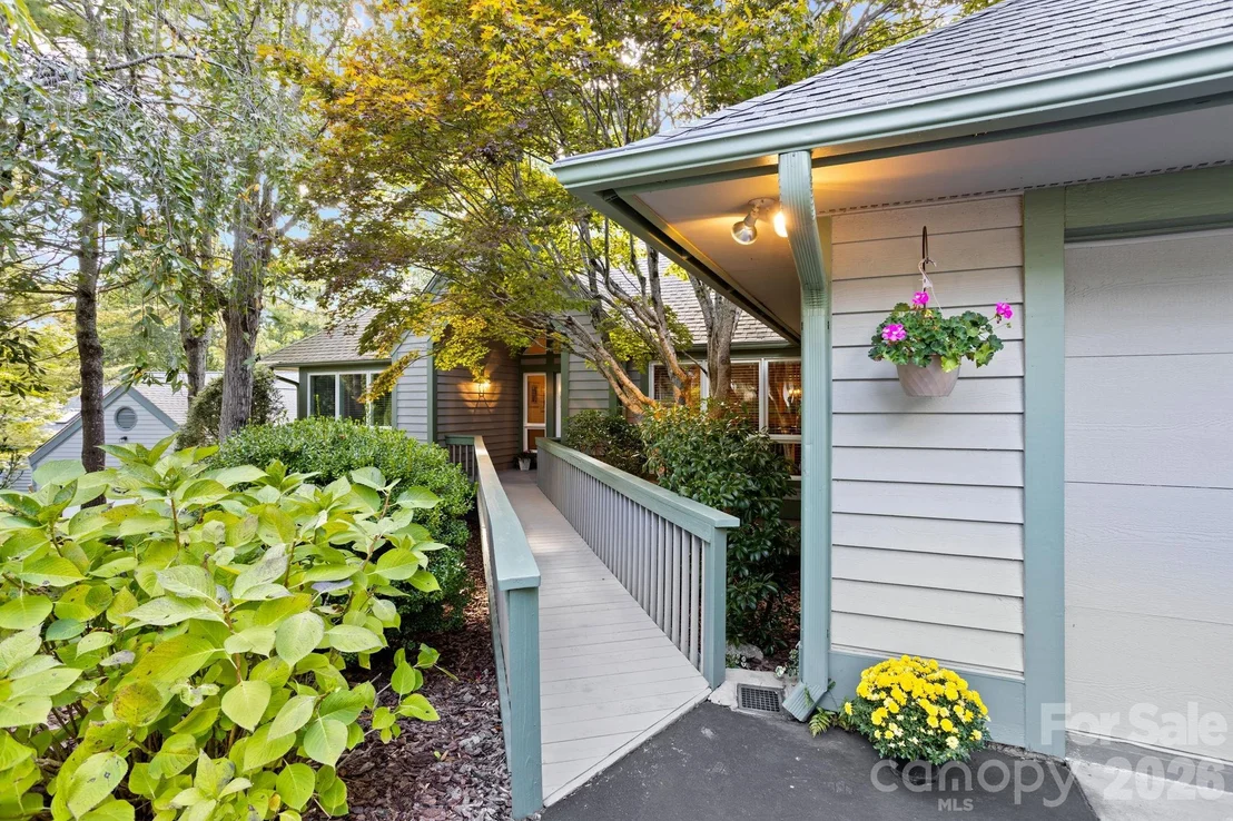 Photo of 128 Forest View Drive