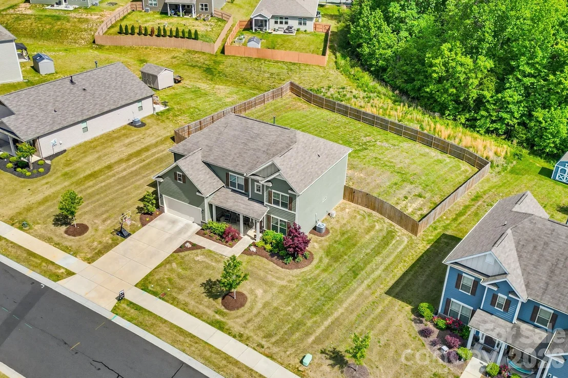 Photo of 840 Oak Manor Drive SE
