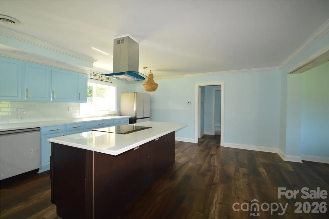 Photo of 1183 Sandy Plains Road