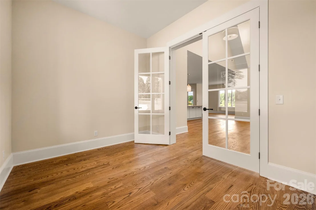 Photo of 978 Mapleton Lane