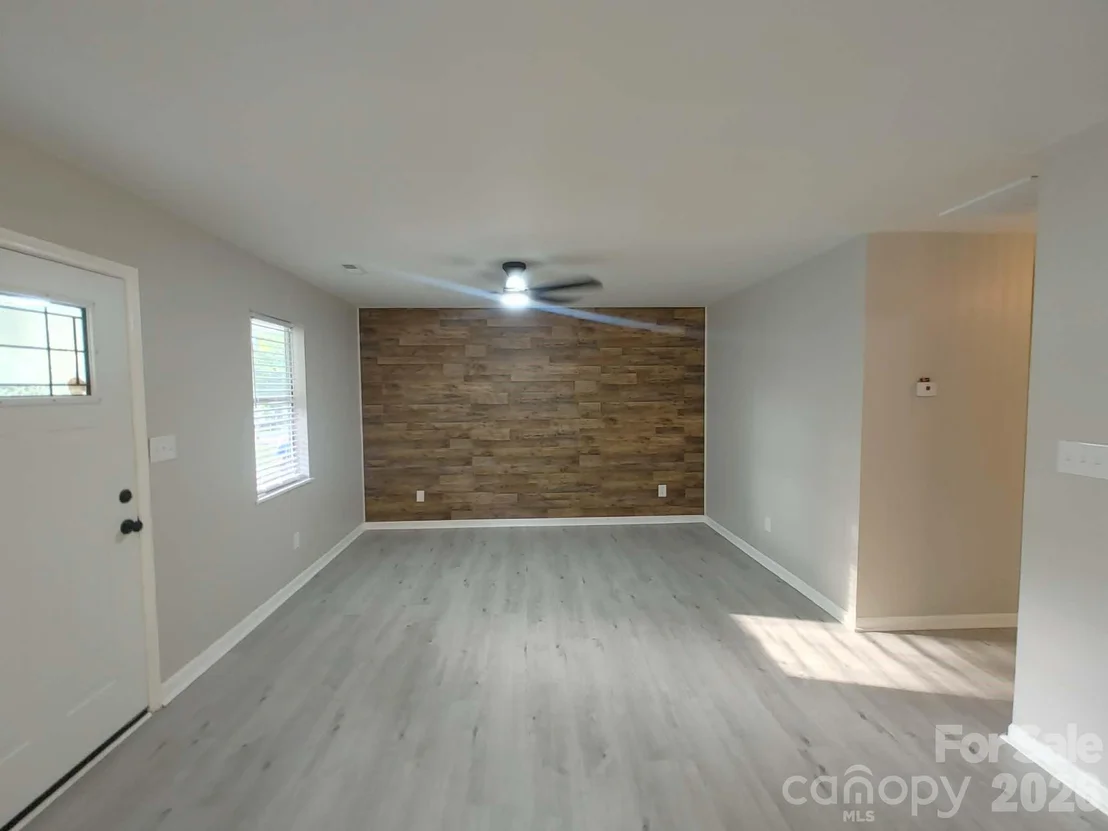 Photo of 702 Harmon Road